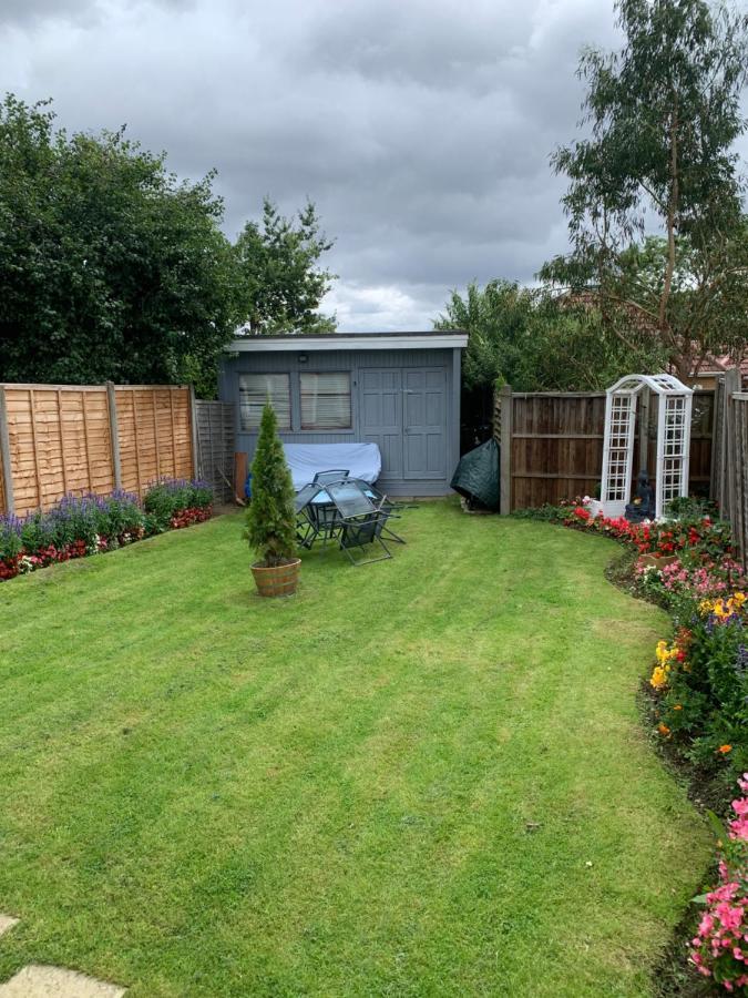 Modern Studio In Greenford, Free Wifi, Parking & Streaming Services Ealing Exterior foto