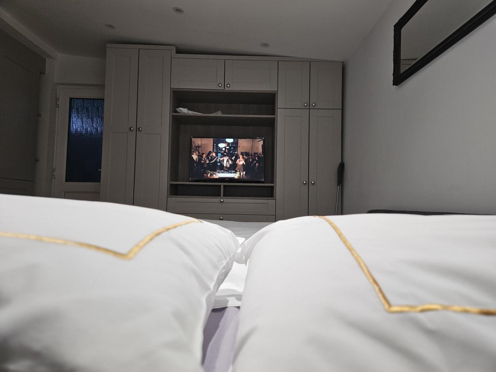 Modern Studio In Greenford, Free Wifi, Parking & Streaming Services Ealing Exterior foto